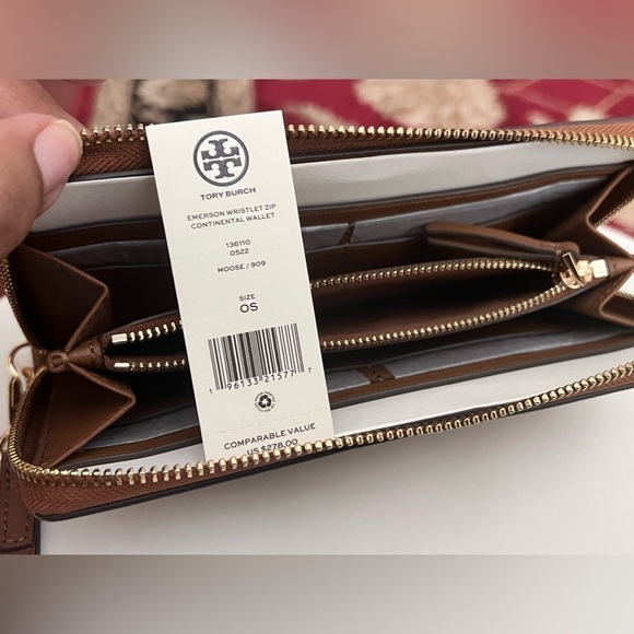 TORY BURCH EMERSON WALLLET /wristelet - moose - Picture 6 of 10